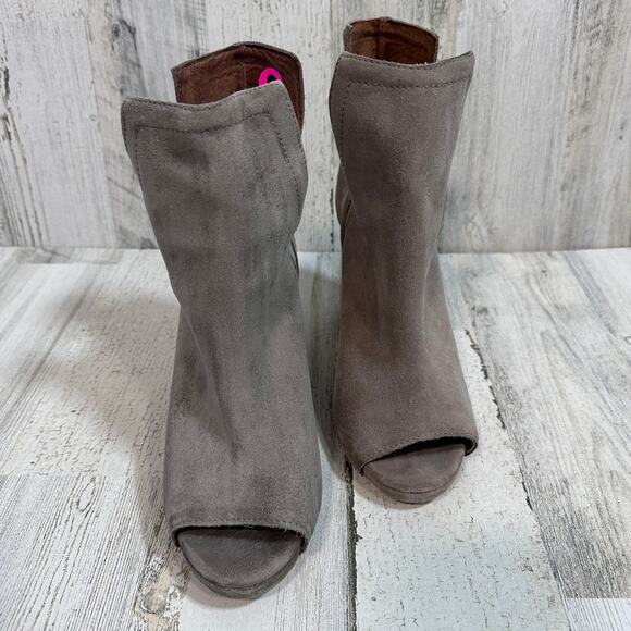 Jeffrey Campbell Grey Suede Booties Sz 9 MSRP $165 Open Toe Block Heel Chic - Picture 1 of 7